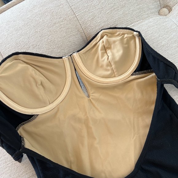 LOVER THE LABEL Black Crochet Strapless Underwire One-Pc, Size M - Picture 3 of 7